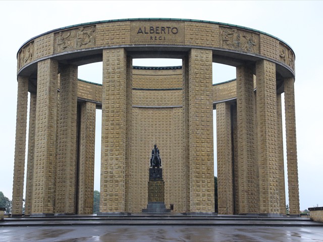 Nieuwpoort - Albert Memorial by Julien de Ridder, 1937